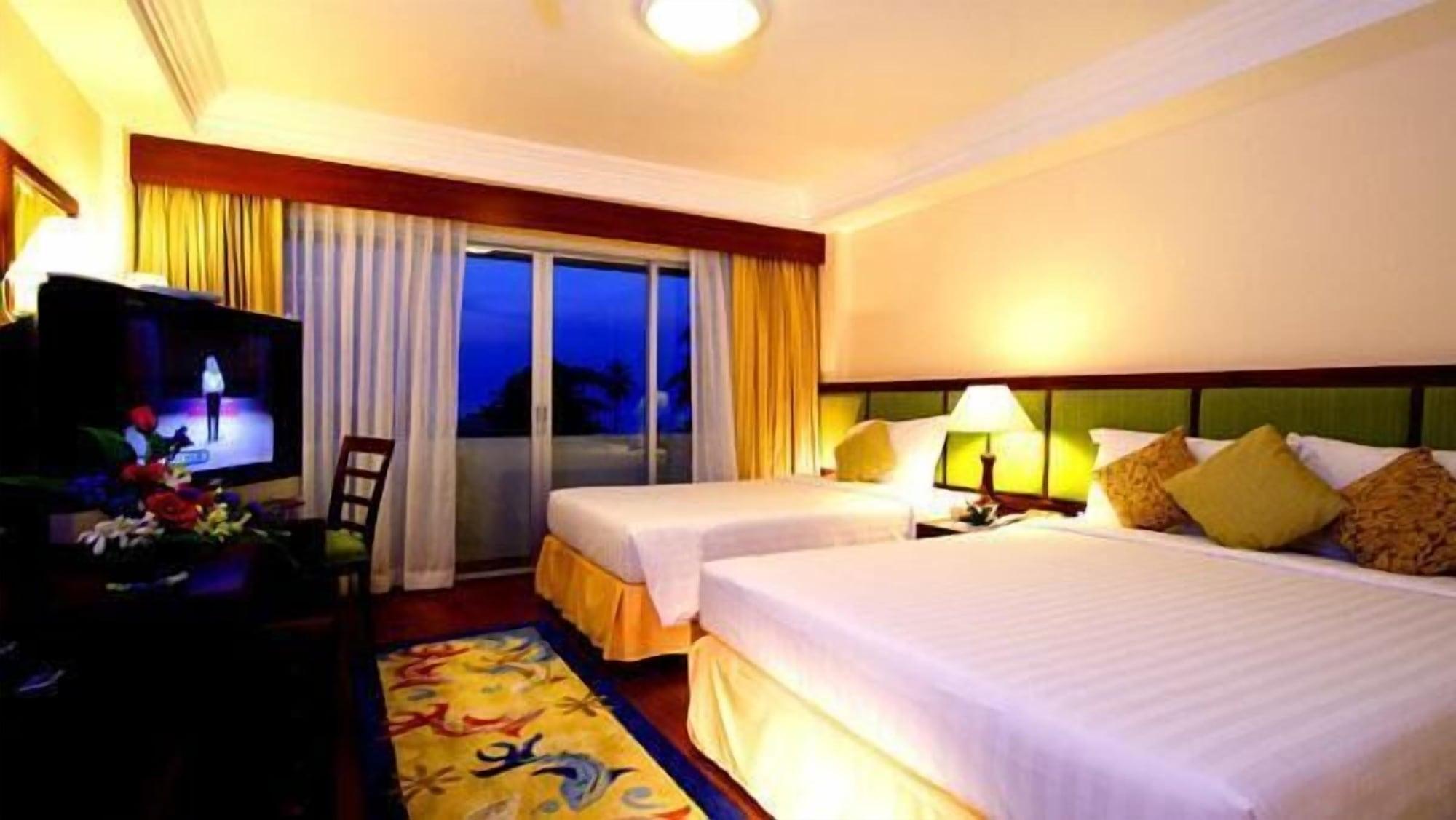Kalim Resort Patong Extérieur photo