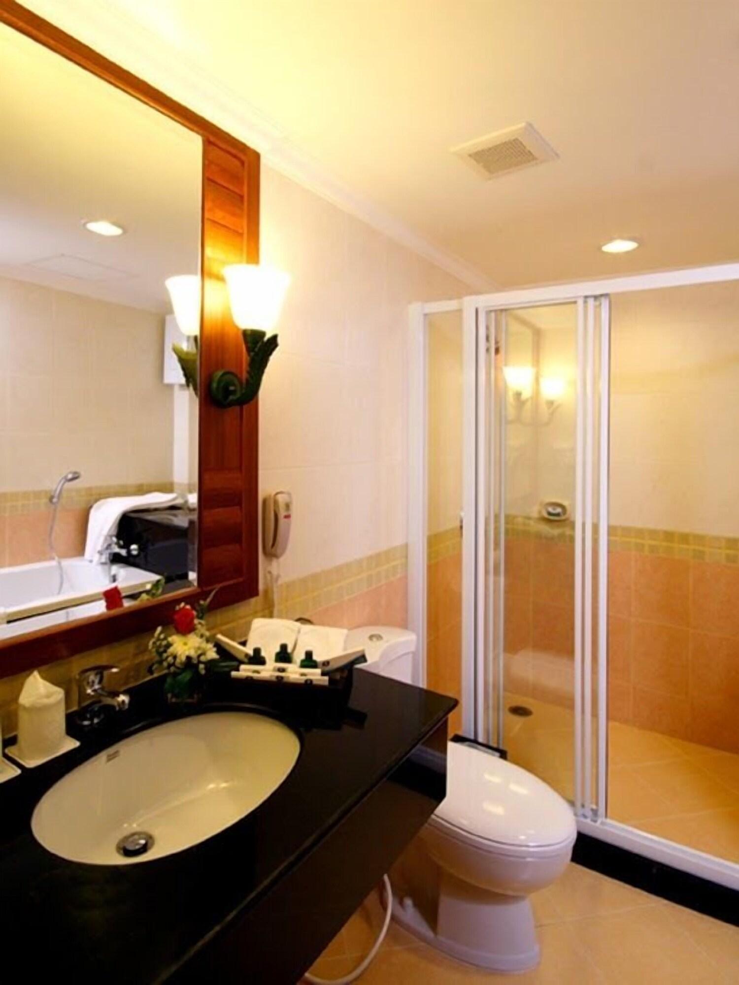 Kalim Resort Patong Extérieur photo