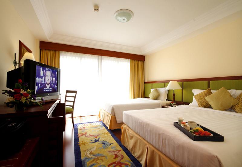 Kalim Resort Patong Extérieur photo