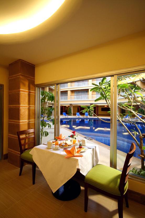 Kalim Resort Patong Extérieur photo